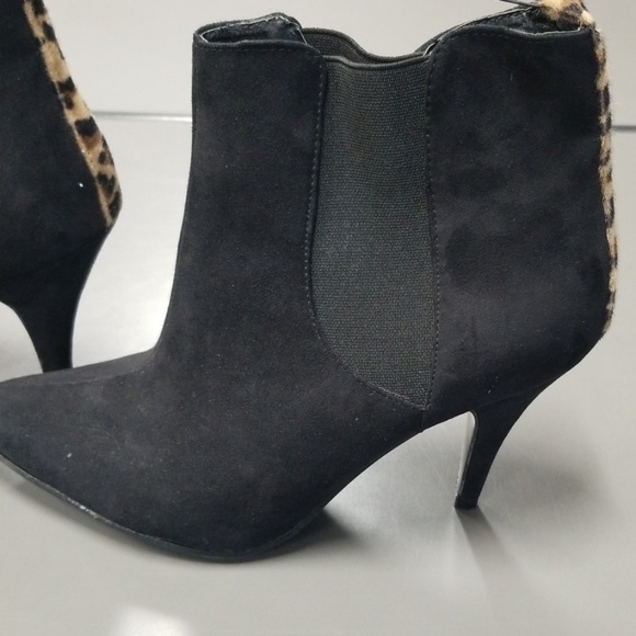 Size 8 booties - Picture 2 of 7